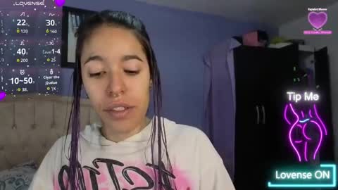 Snapshot of stephania_t chatting on May 22, 2026, 5:18 pm Stephania online show from May 22, 2026, 5:18 pm