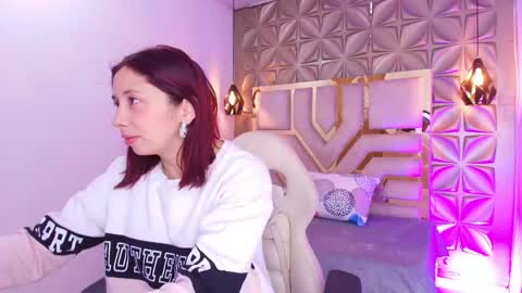 Snapshot of stephaniesun_ chatting on June 2, 2026, 12:18 pm Stephaniesun online show from June 2, 2026, 12:18 pm