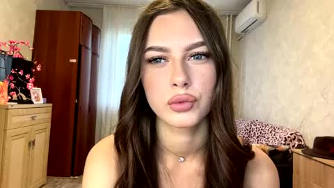 Snapshot of stephaniflicek chatting on June 7, 2026, 4:00 pm Stephani online show from June 7, 2026, 4:00 pm