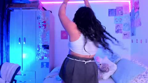 Stephanie  online show from March 6, 2025, 5:03 am