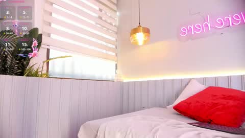 Snapshot of stephany__monroe chatting on February 12, 2026, 4:24 pm Stephany online show from February 12, 2026, 4:24 pm