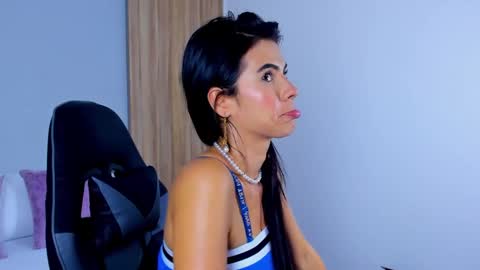 S T E P H A N Y A online show from September 13, 2025, 7:35 pm