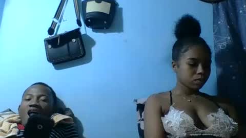 stephaolysca online show from April 10, 2026, 4:01 pm