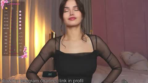 Snapshot of stephaweb chatting on December 16, 2025, 8:25 pm Anna online show from December 16, 2025, 8:25 pm