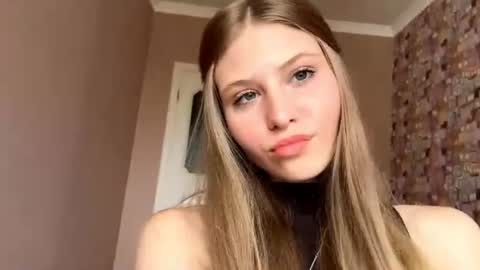 Snapshot of stephenpetrie chatting on August 4, 2026, 5:21 am Hannah online show from August 4, 2026, 5:21 am