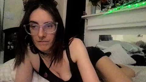 stephielynnnnn online show from March 5, 2026, 7:32 pm