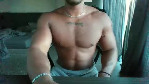 stevenbr359 online show from November 10, 2025, 11:04 pm