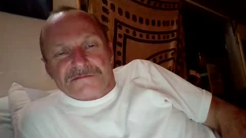 steviehard7 online show from November 1, 2025, 9:22 am