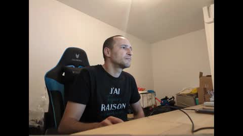 stickolive1 online show from April 17, 2026, 11:41 pm