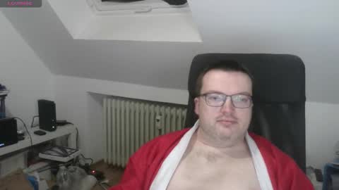 Oliver online show from December 2, 2025, 7:20 pm