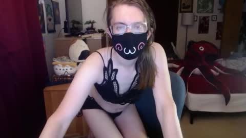 sting_ray111 online show from February 9, 2025, 3:32 am