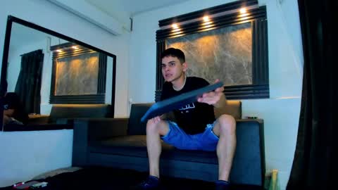 friends online show from September 28, 2025, 3:56 am