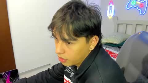 Snapshot of stiwentwink chatting on October 28, 2025, 2:42 pm Stiwen online show from October 28, 2025, 2:42 pm