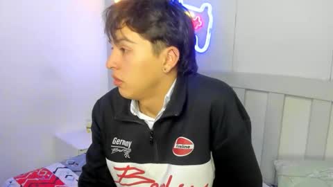 Snapshot of stiwentwink chatting on October 31, 2025, 12:06 pm Stiwen online show from October 31, 2025, 12:06 pm