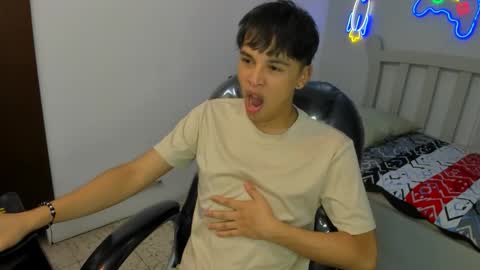 Snapshot of stiwentwink chatting on November 12, 2025, 2:17 pm Stiwen online show from November 12, 2025, 2:17 pm