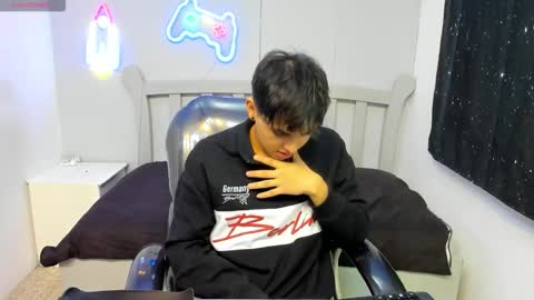 Snapshot of stiwentwink chatting on November 15, 2025, 2:02 pm Stiwen online show from November 15, 2025, 2:02 pm