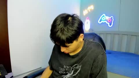 Snapshot of stiwentwink chatting on November 24, 2025, 2:06 pm Stiwen online show from November 24, 2025, 2:06 pm