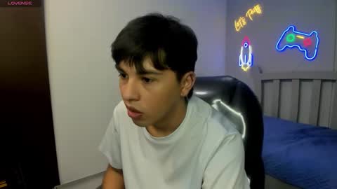 Snapshot of stiwentwink chatting on November 25, 2025, 3:34 pm Stiwen online show from November 25, 2025, 3:34 pm