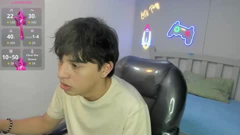 Snapshot of stiwentwink chatting on December 18, 2025, 7:42 pm Stiwen online show from December 18, 2025, 7:42 pm