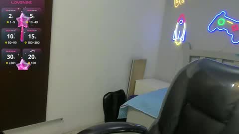 Snapshot of stiwentwink chatting on December 19, 2025, 7:32 pm Stiwen online show from December 19, 2025, 7:32 pm