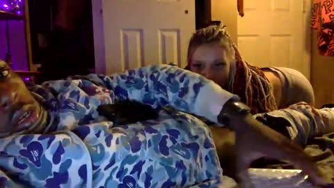 stl_puhcz_glob3r online show from December 2, 2025, 11:45 pm