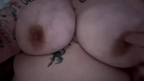 stonedbbw01 online show from October 14, 2025, 10:38 am