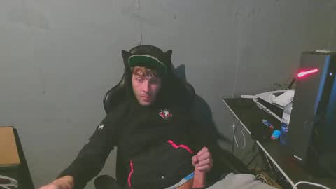 Snapshot of stonedpanda77 chatting on December 17, 2024, 5:40 am stonedpanda77 online show from December 17, 2024, 5:40 am