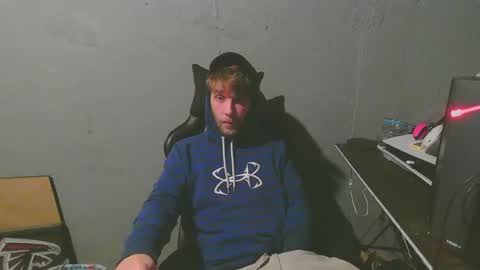 Snapshot of stonedpanda77 chatting on January 7, 2025, 5:33 am stonedpanda77 online show from January 7, 2025, 5:33 am