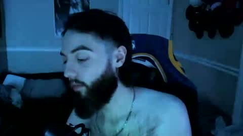 Snapshot of stoner_sad_boi chatting on January 1, 2025, 1:27 pm Oliver online show from January 1, 2025, 1:27 pm