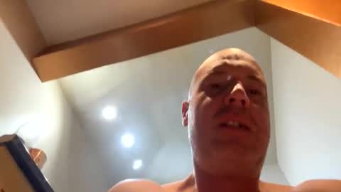 Stoodley22 online show from October 7, 2025, 4:42 am