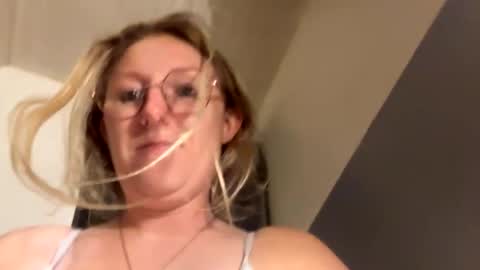 Snapshot of stormyybabe chatting on July 25, 2026, 4:43 am Stormyybabe online show from July 25, 2026, 4:43 am