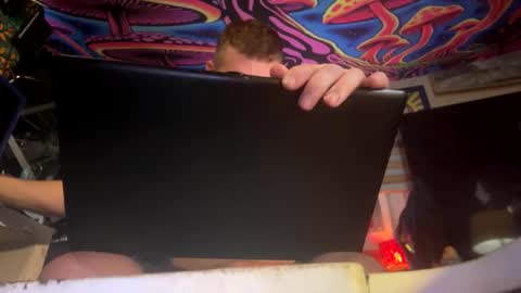 Str8 online show from April 18, 2026, 11:03 am