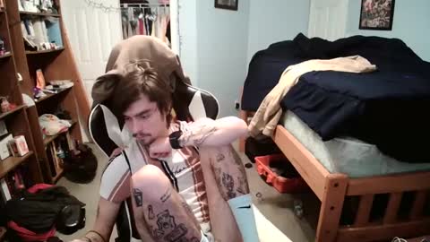 str8whiteboy21 online show from February 24, 2025, 5:31 pm