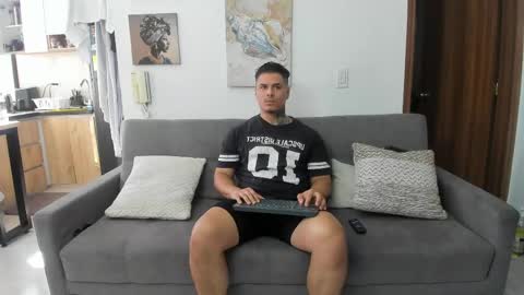 straight__friends online show from June 1, 2026, 1:46 pm