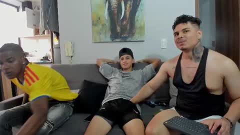 straight__friends online show from July 1, 2026, 2:29 pm