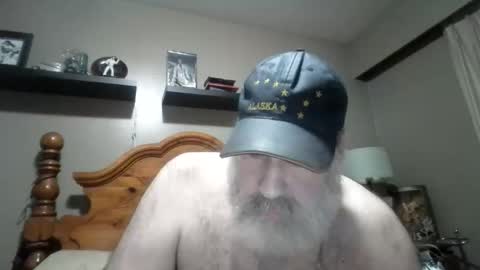 Snapshot of straightbear4you chatting on March 14, 2026, 8:42 am Straightbear4you online show from March 14, 2026, 8:42 am