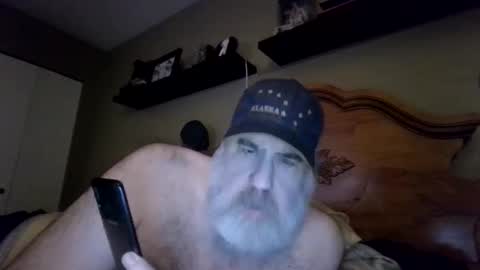Snapshot of straightbear4you chatting on April 18, 2026, 11:14 am Straightbear4you online show from April 18, 2026, 11:14 am