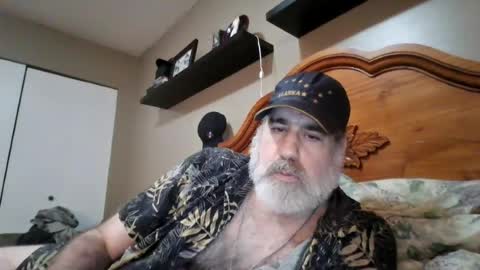 Snapshot of straightbear4you chatting on July 9, 2026, 4:16 am Straightbear4you online show from July 9, 2026, 4:16 am
