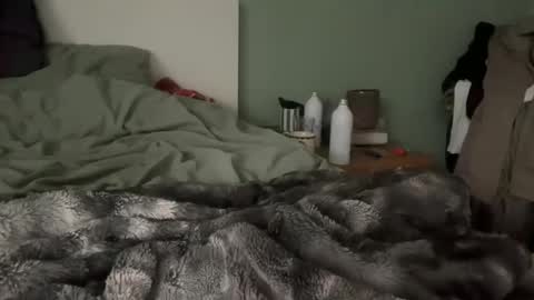 straightfirelotus69420_ online show from April 17, 2026, 8:39 am