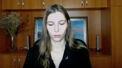 Amalia online show from November 29, 2025, 7:22 am