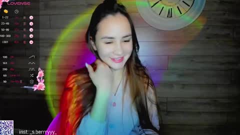 Snapshot of straw_juice chatting on December 30, 2024, 3:14 am Laura online show from December 30, 2024, 3:14 am