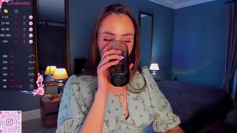 Snapshot of straw_juice chatting on January 25, 2025, 8:31 am Laura online show from January 25, 2025, 8:31 am