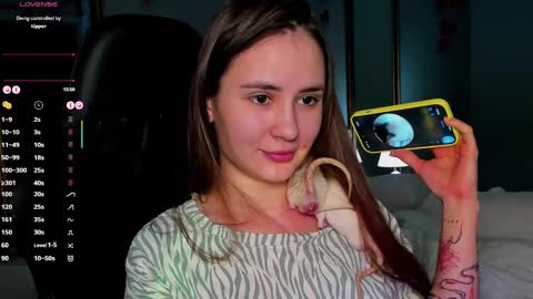 Snapshot of straw_juice chatting on February 16, 2025, 7:48 am Laura online show from February 16, 2025, 7:48 am