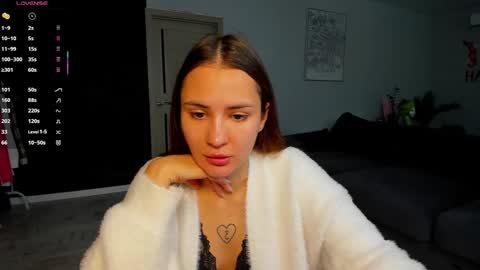 Snapshot of straw_juice chatting on October 2, 2025, 3:02 am Laura online show from October 2, 2025, 3:02 am