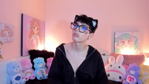 strawberry_kitty_ online show from February 9, 2026, 1:31 am