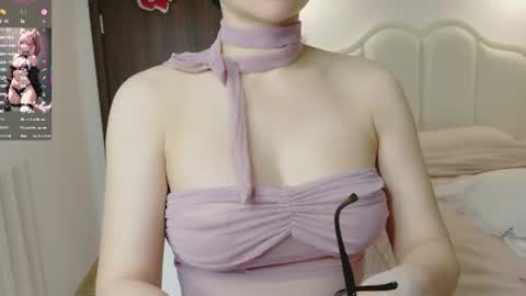 strawberry_loveee online show from June 29, 2026, 1:56 am