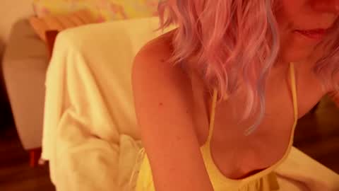 Snapshot of strawberryemma chatting on July 24, 2026, 10:08 pm Strawberry Emma online show from July 24, 2026, 10:08 pm