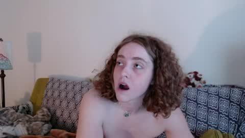 Strawberrylotsacake online show from April 2, 2026, 12:58 pm