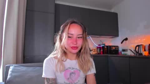 Tati and Lola online show from September 27, 2025, 7:35 am