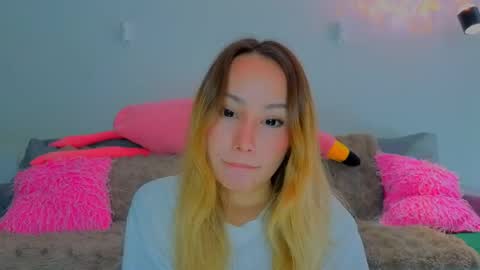 Snapshot of strawberrypie99 chatting on May 14, 2026, 11:50 am Tati and Lola online show from May 14, 2026, 11:50 am